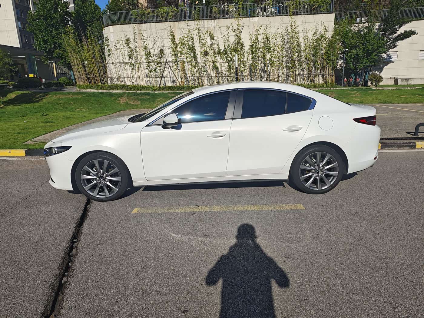 Mazda Mazda3 Axela 2.0 л 2022 г. Белый, пробег 49000 км