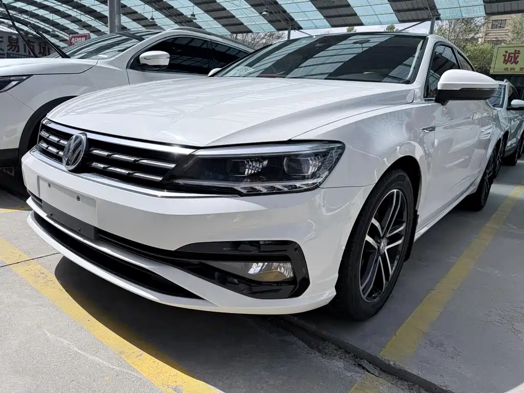 Купить Volkswagen Lamando
