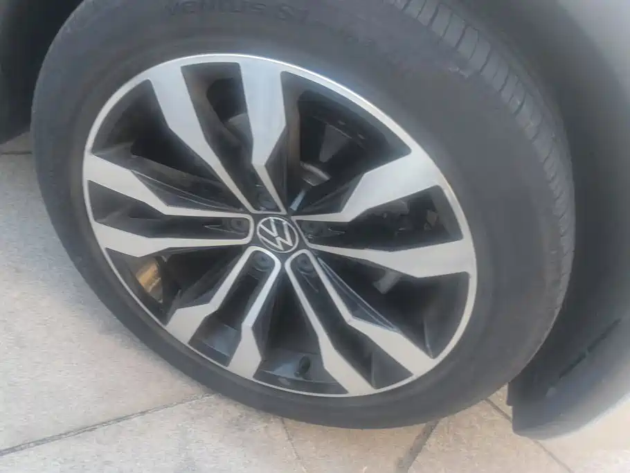 Volkswagen Tiguan L — миниатюра 6