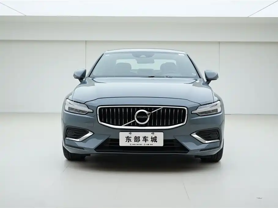 Volvo S60 2022 B4 Luxury