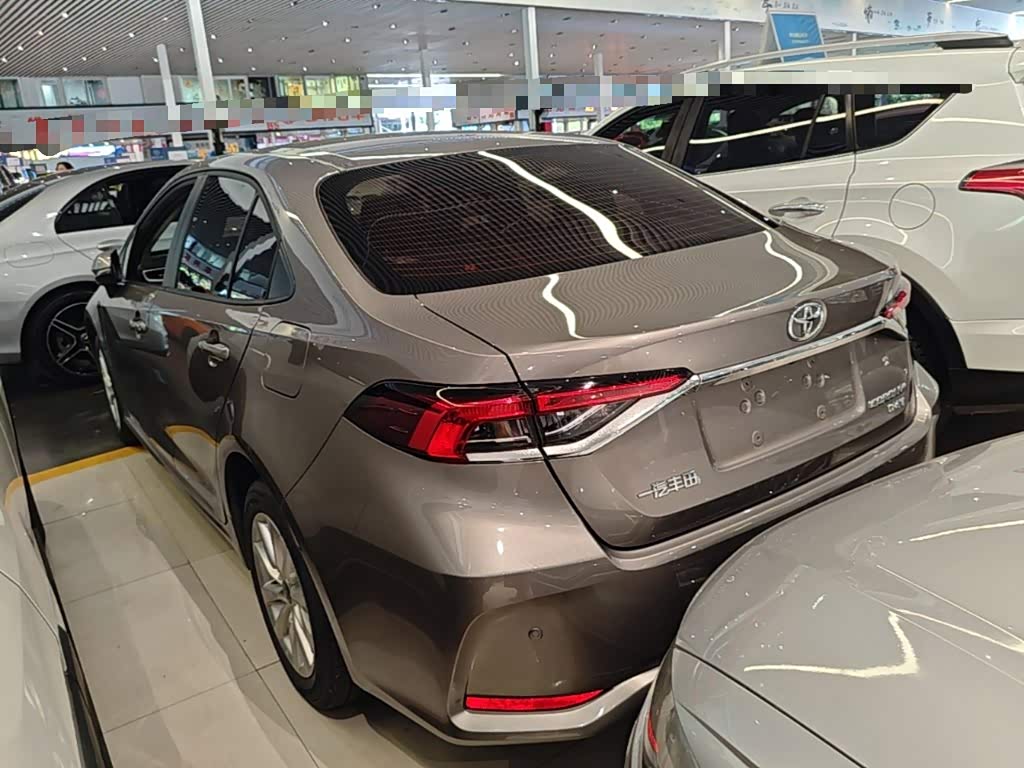 Toyota Corolla 1.2 л 2024 г. шампань/коричневый, пробег 35500 км