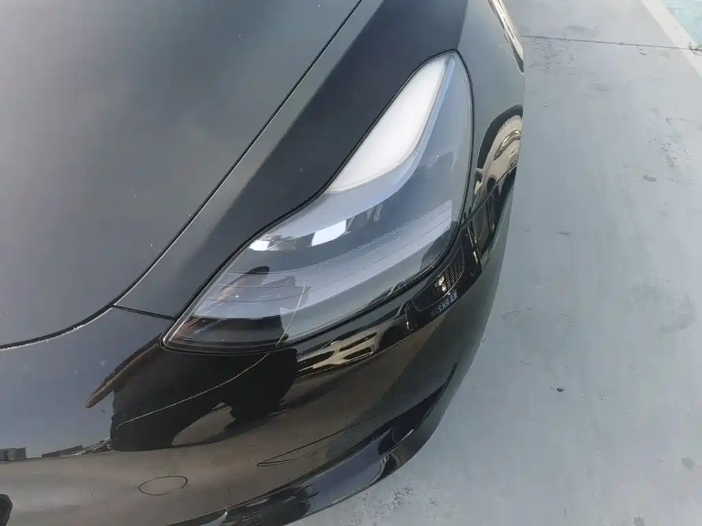 Tesla Model 3 — миниатюра 24