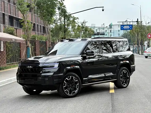 FANG CHENG BAO LEOPARD 8 2025