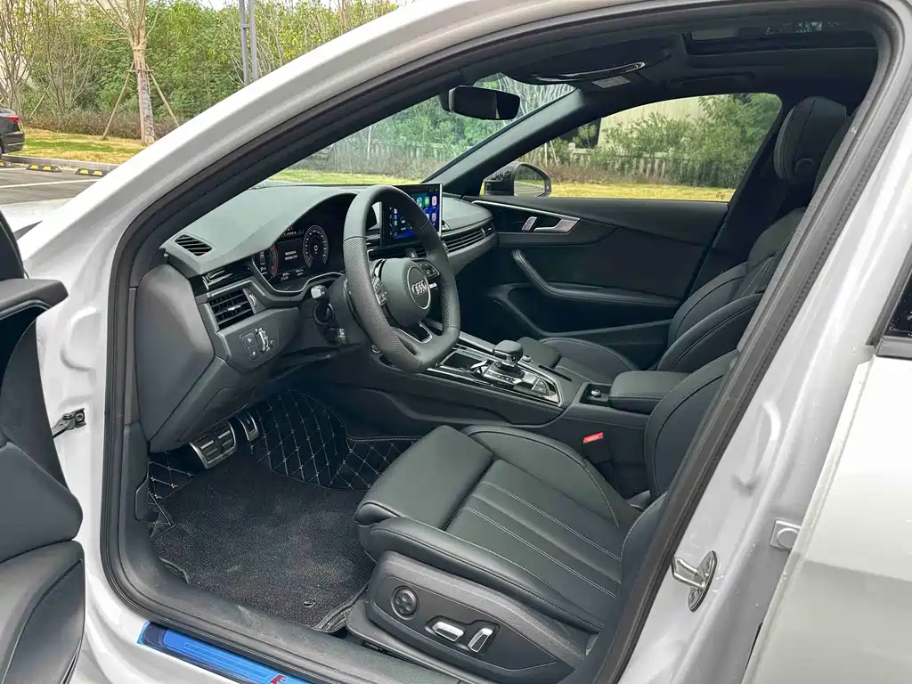Audi A4L 2024 40 TFSI Luxury