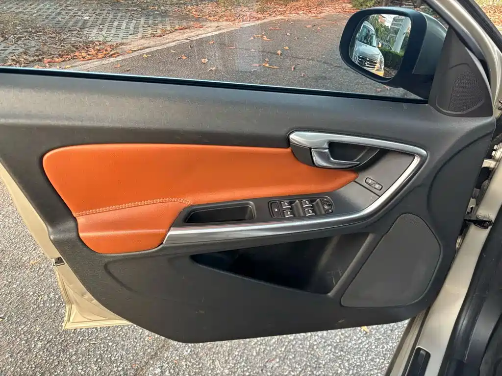 Volvo S60 — миниатюра 6
