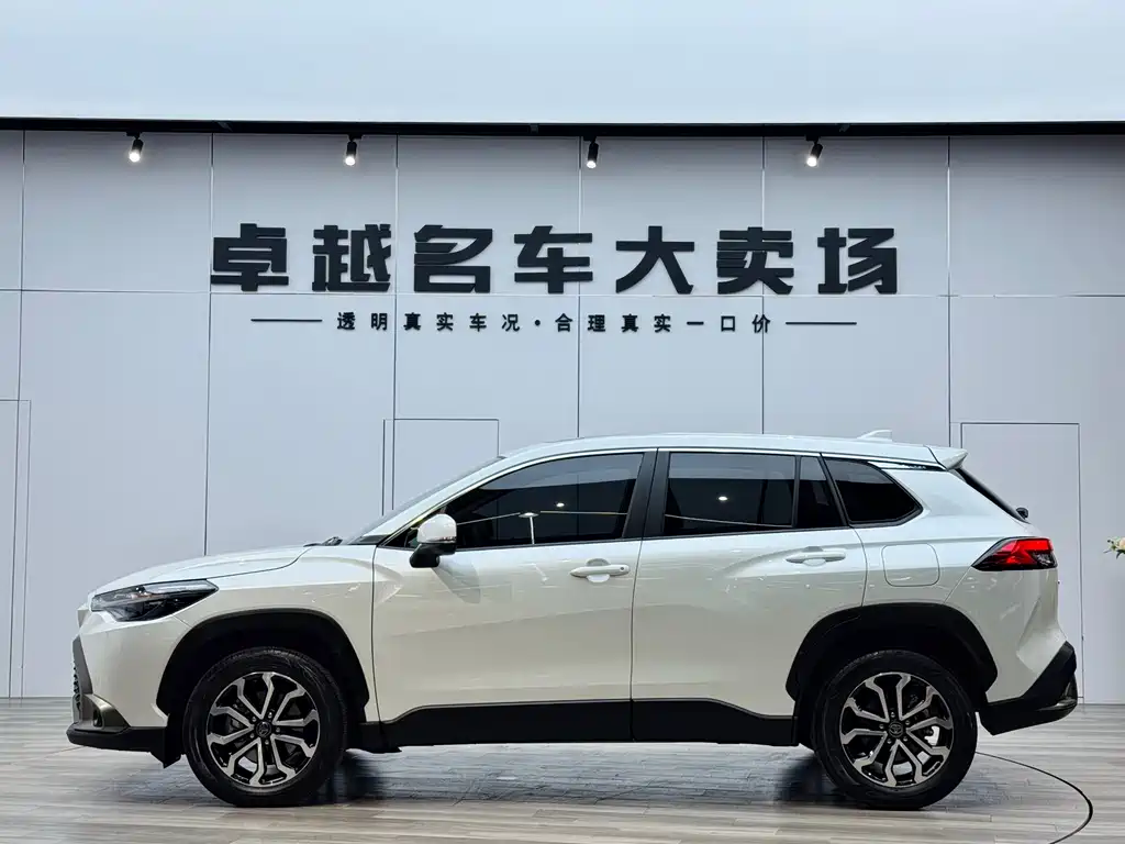 Toyota Frontlander 2023 2.0L CVT Luxury