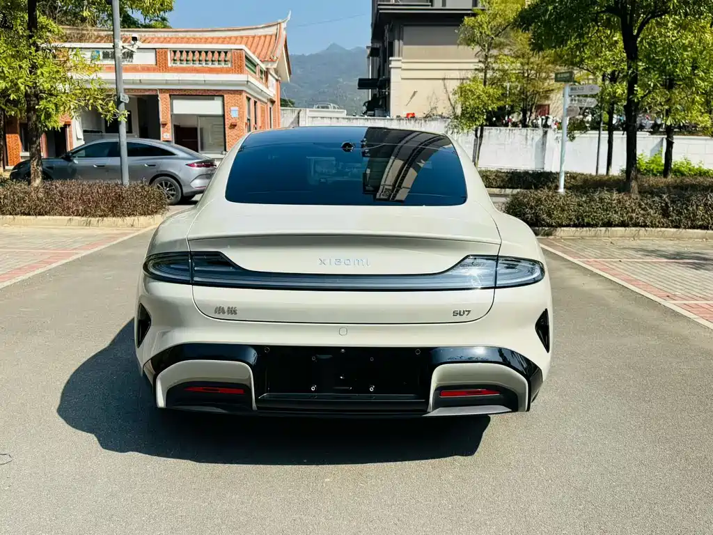 XIAOMI CAR XIAOMI SU7