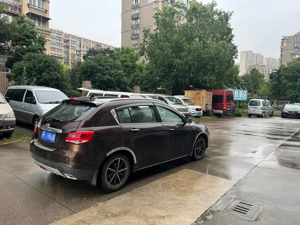 Geely Emgrand — миниатюра 3