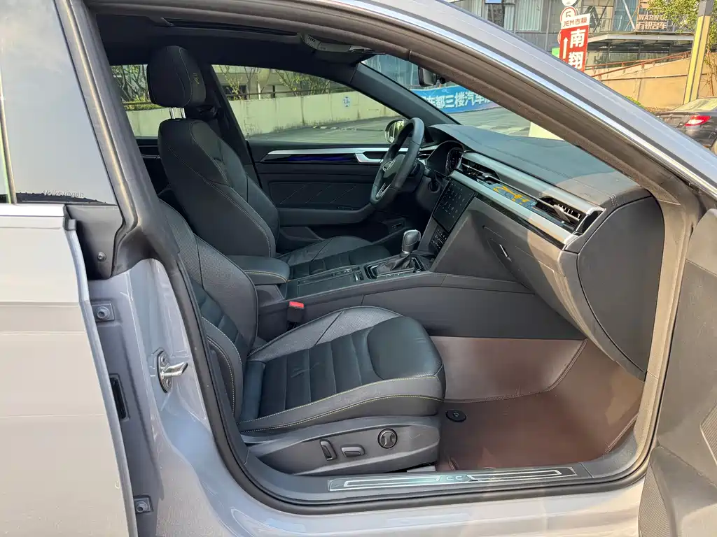 Volkswagen CC — миниатюра 8