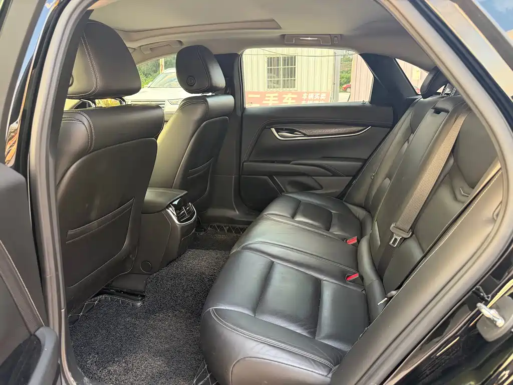 Cadillac XTS — миниатюра 6