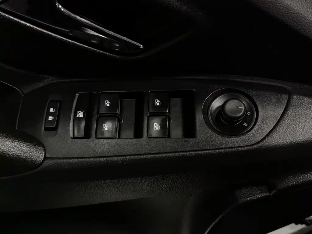 Chevrolet Trax — миниатюра 9
