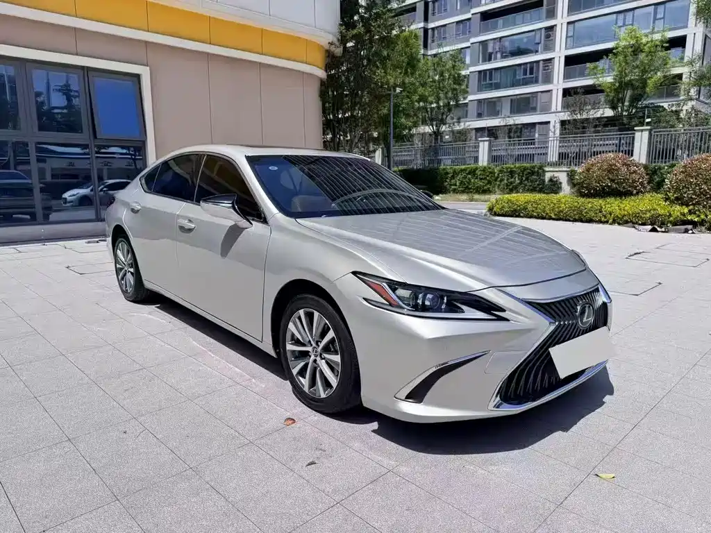 Lexus ES — миниатюра 3