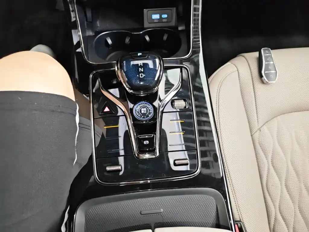 BYD Han — миниатюра 10