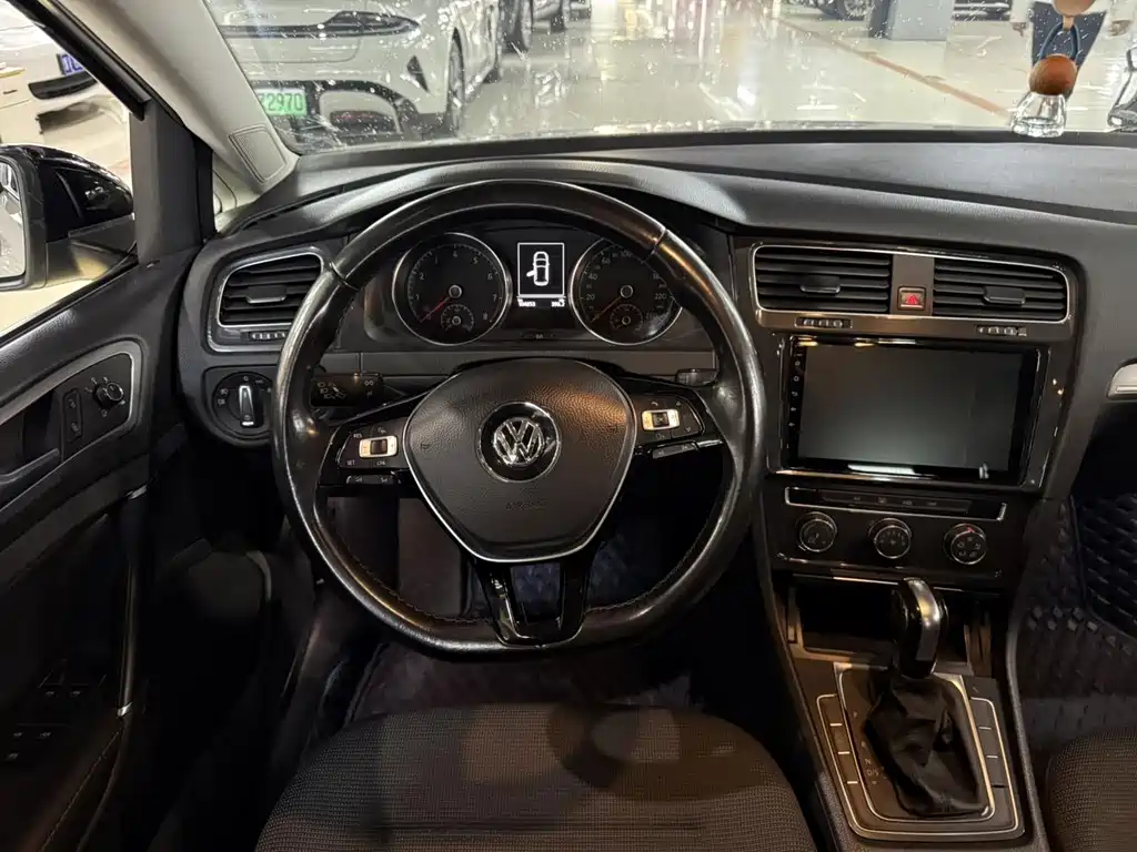 Volkswagen Golf 2018 230TSI AT Comfort