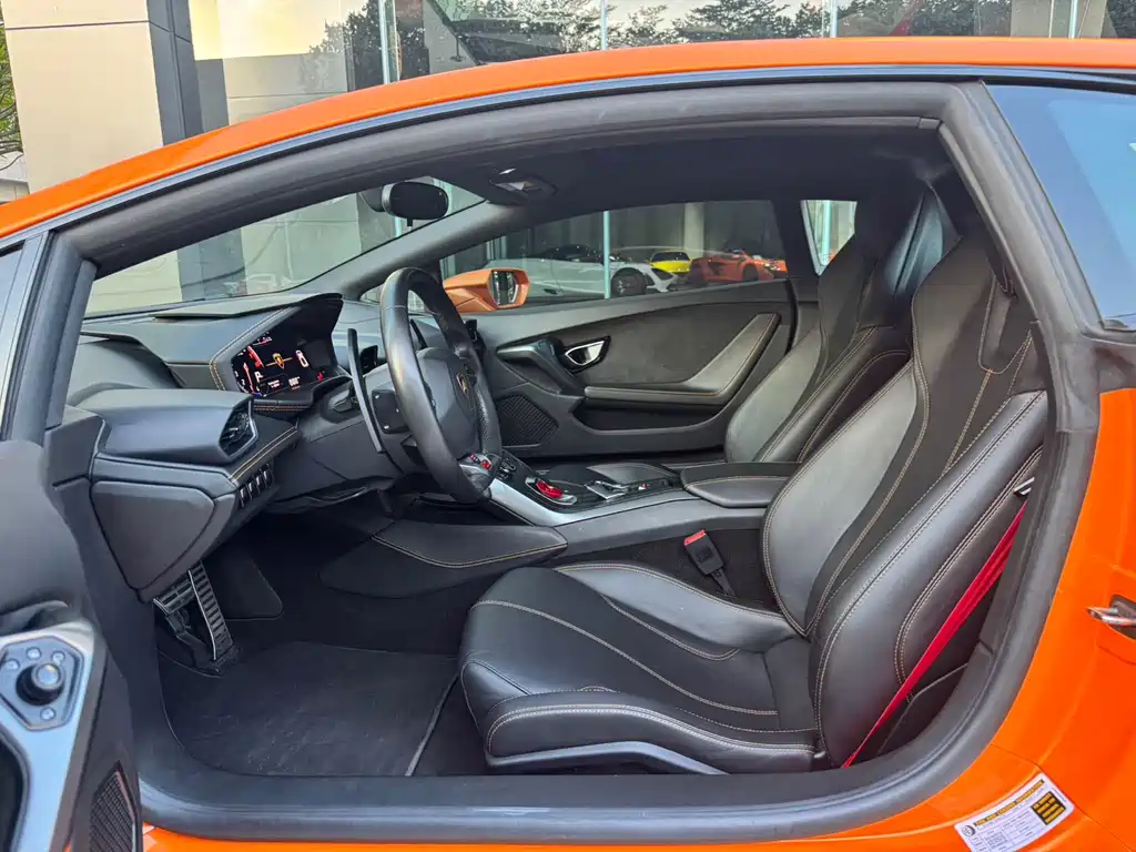LAMBORGHINI HURACÁN
