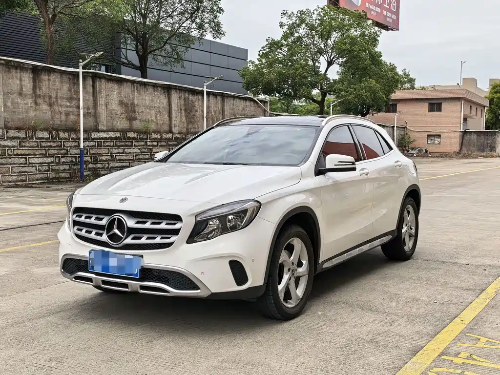 Mercedes-Benz GLA