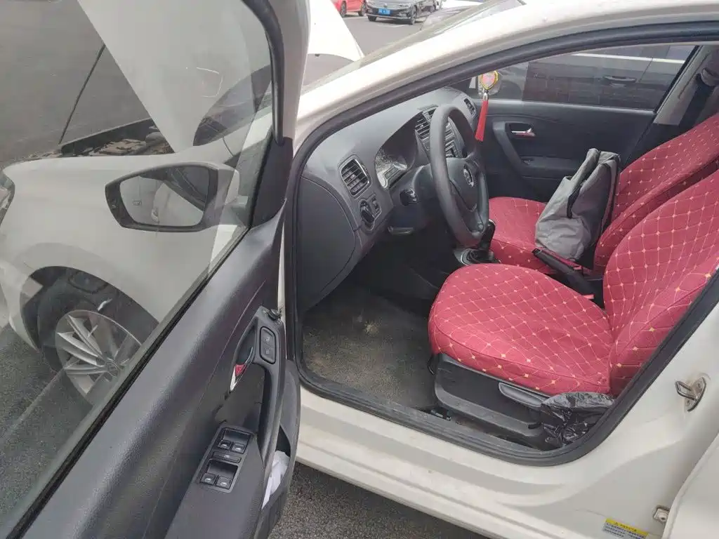 Volkswagen Polo — миниатюра 12