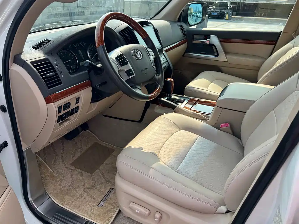Toyota Land Cruiser 2015 4.6L V8