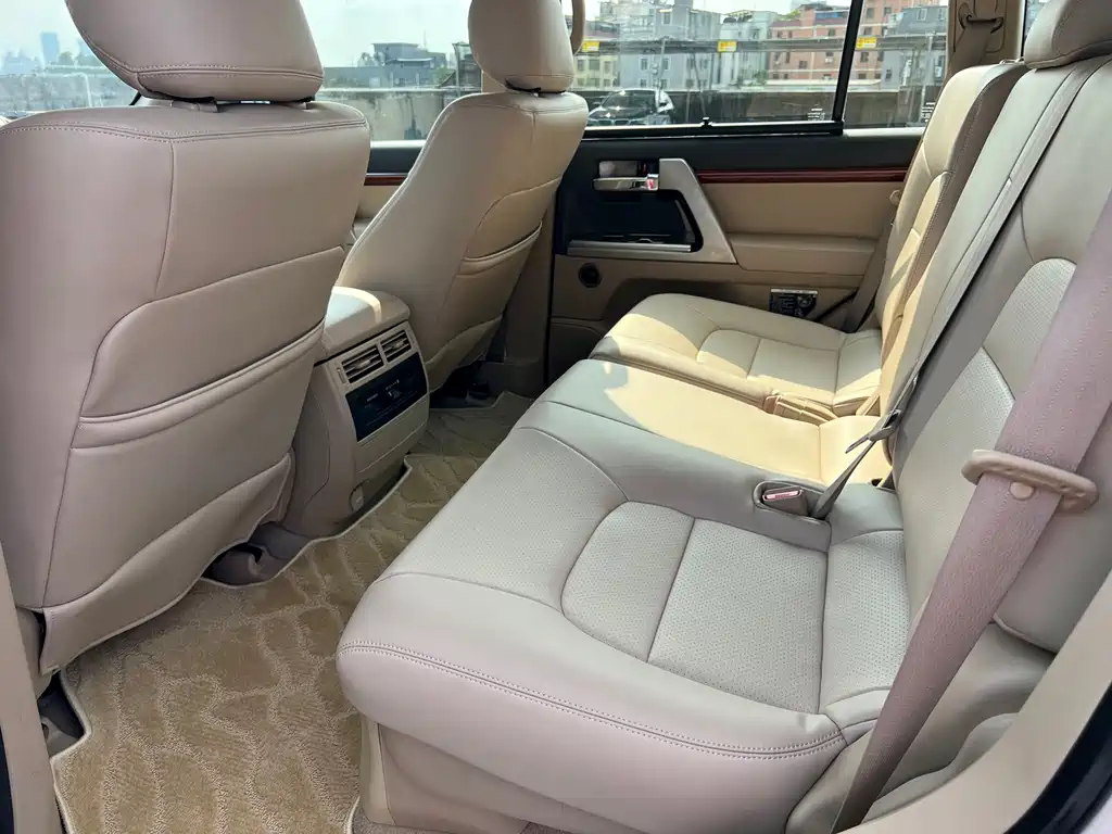 Toyota Land Cruiser 4.6L V8 Middle East Limited Edition, фото 13