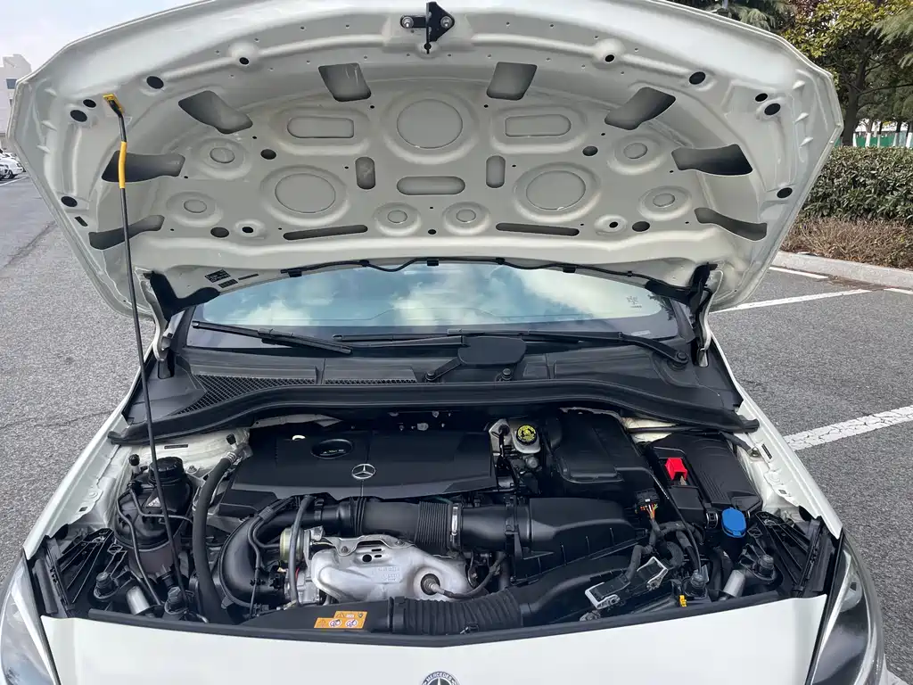 MERCEDES-BENZ B CLASS