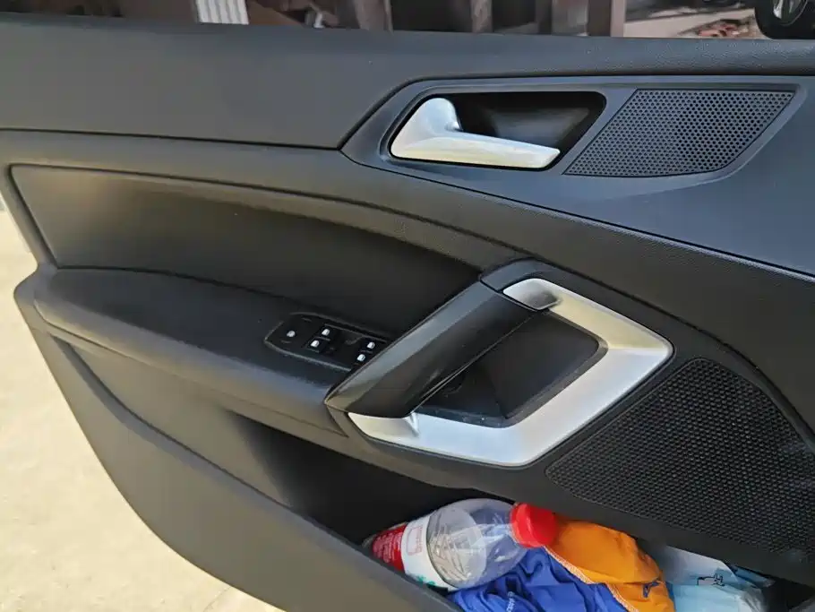 Peugeot 408 — миниатюра 7