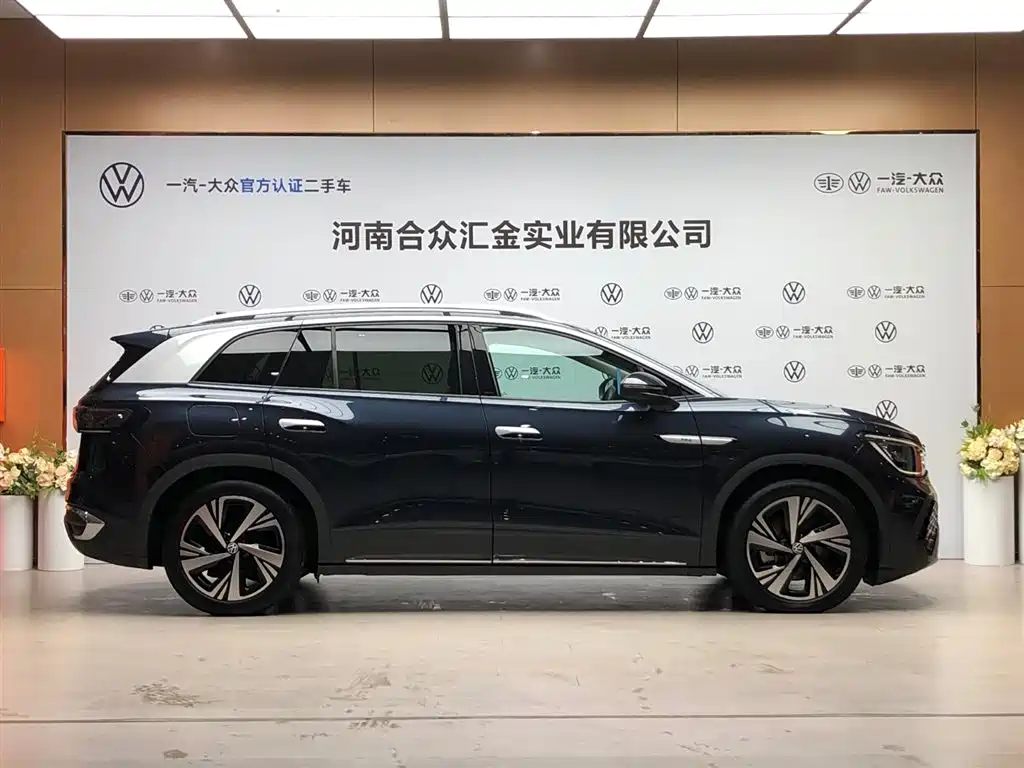 VOLKSWAGEN ID.6 CROZZ