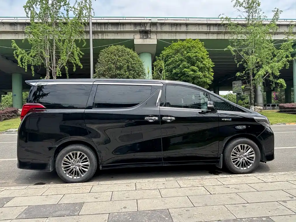 Toyota Alphard — фотографии объявления, Фото 22