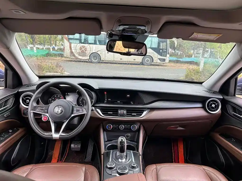 Alfa Romeo Stelvio — миниатюра 4