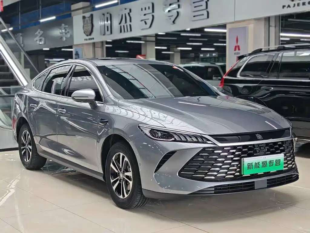 BYD Qin Plus PLUS 2025 DM-i Smart Drive 120KM