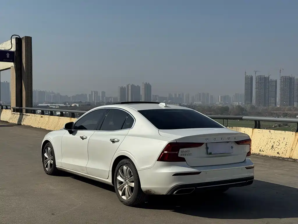 Volvo S60 — миниатюра 10
