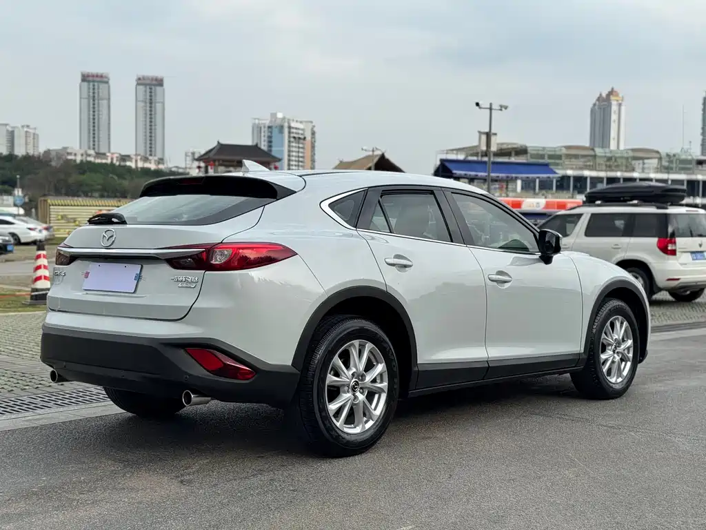 MAZDA CX 4