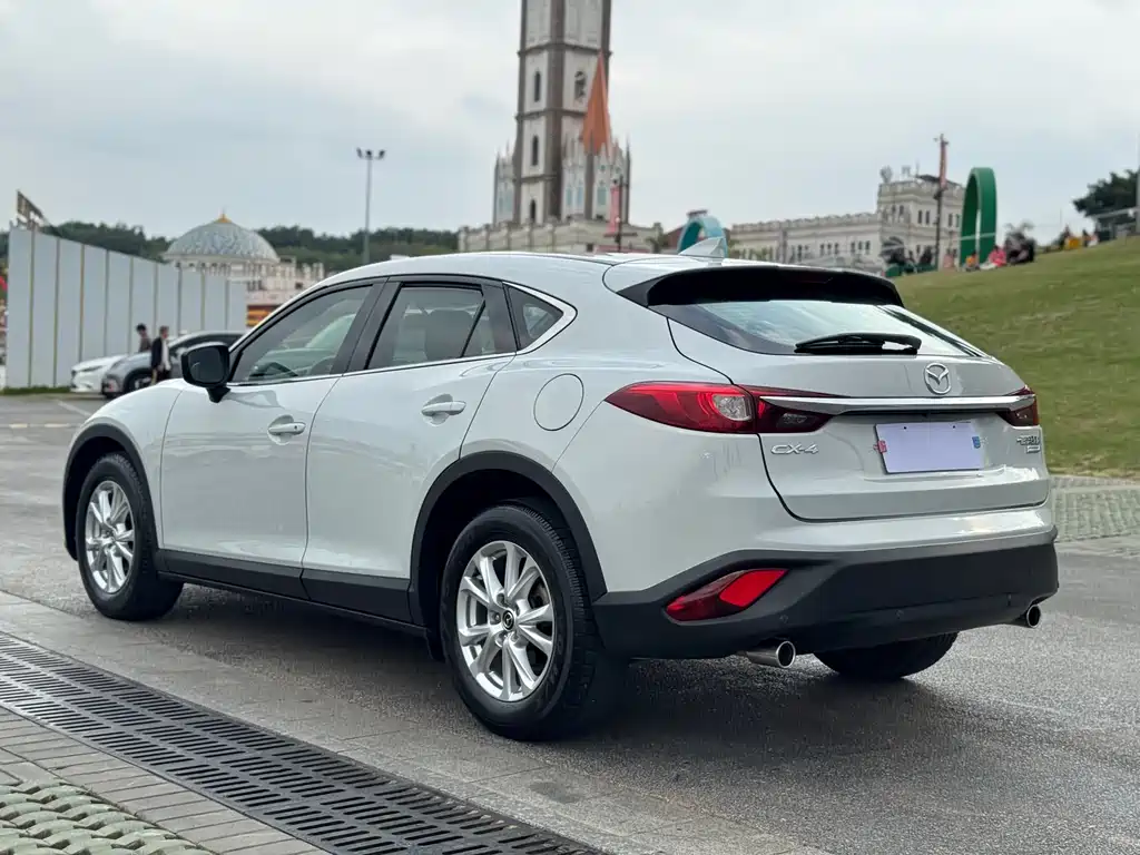 MAZDA CX 4