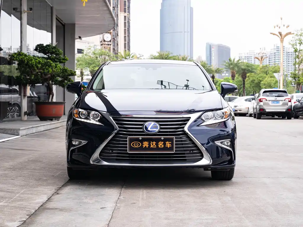Lexus ES 2015 300h Comfort