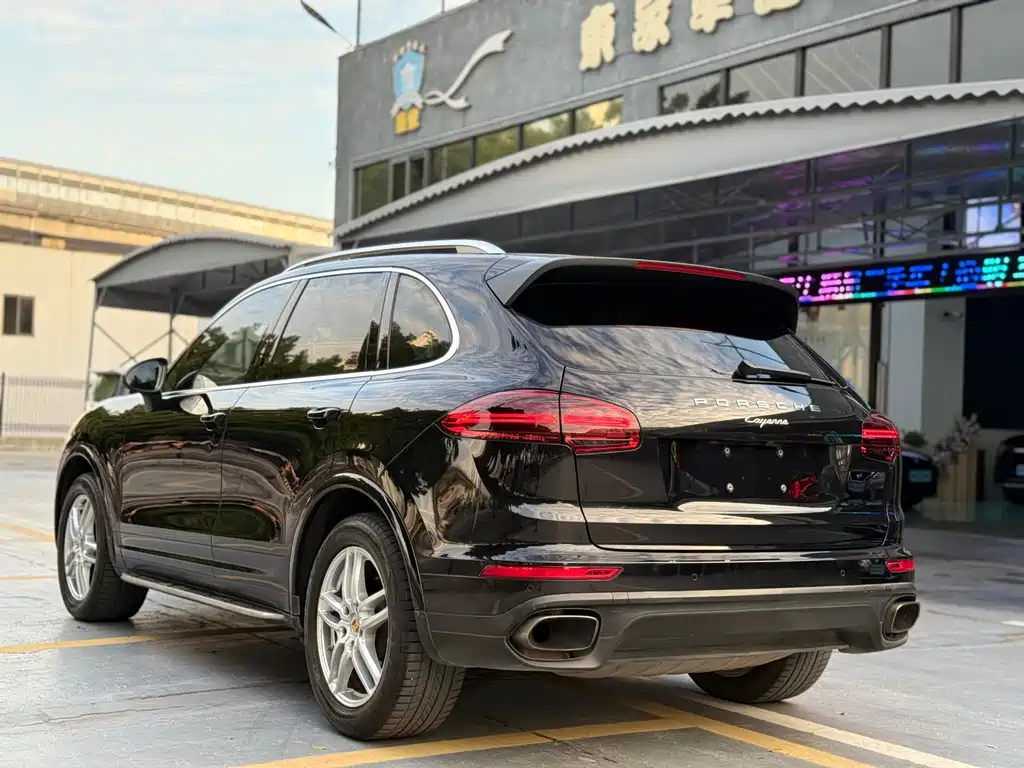 PORSCHE CAYENNE