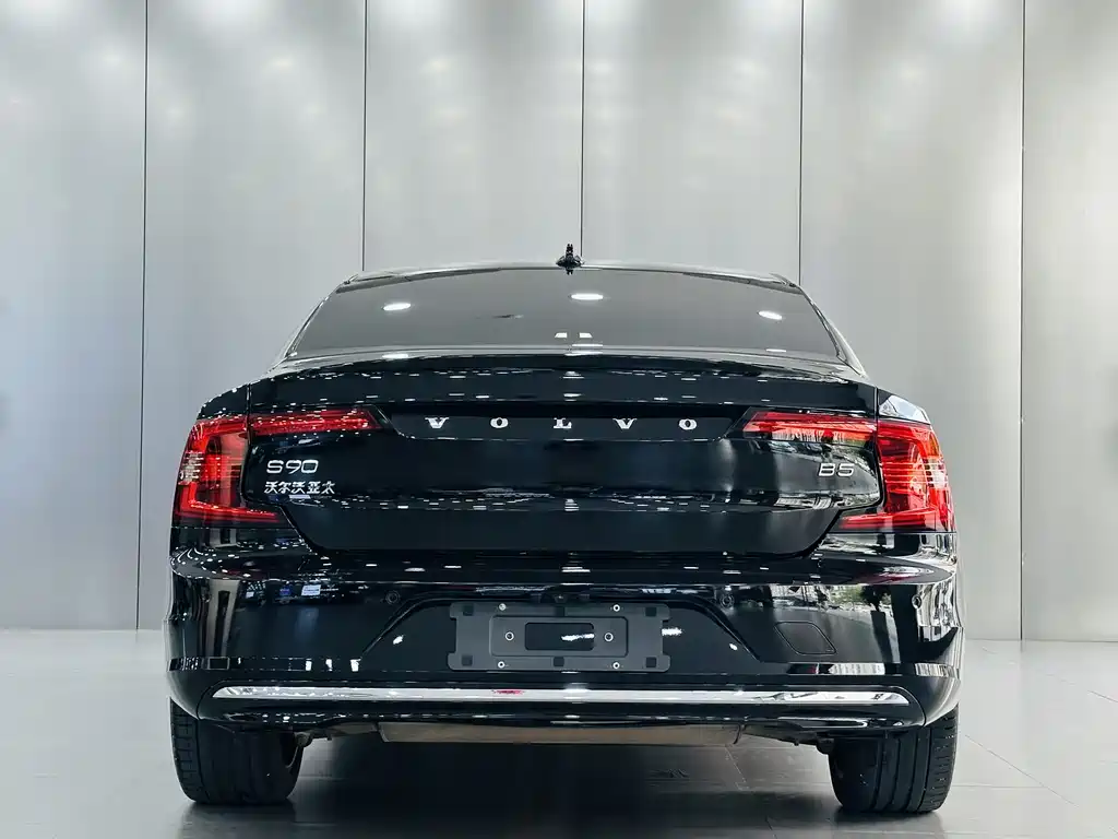 Volvo S90 2024 B5 Luxury