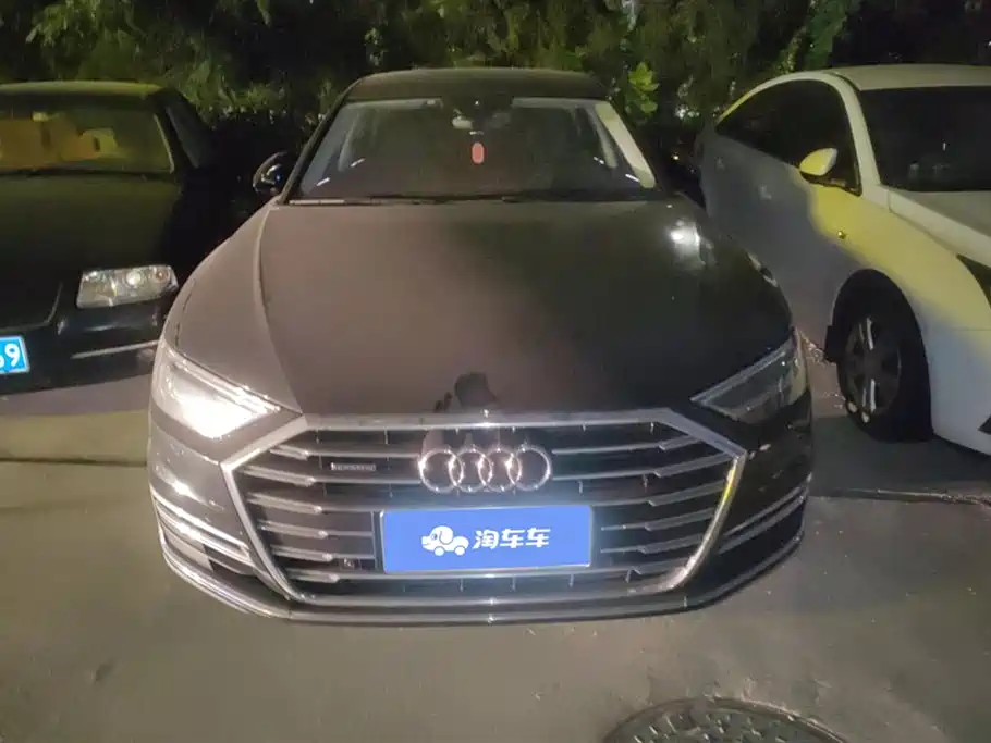 AUDI A8