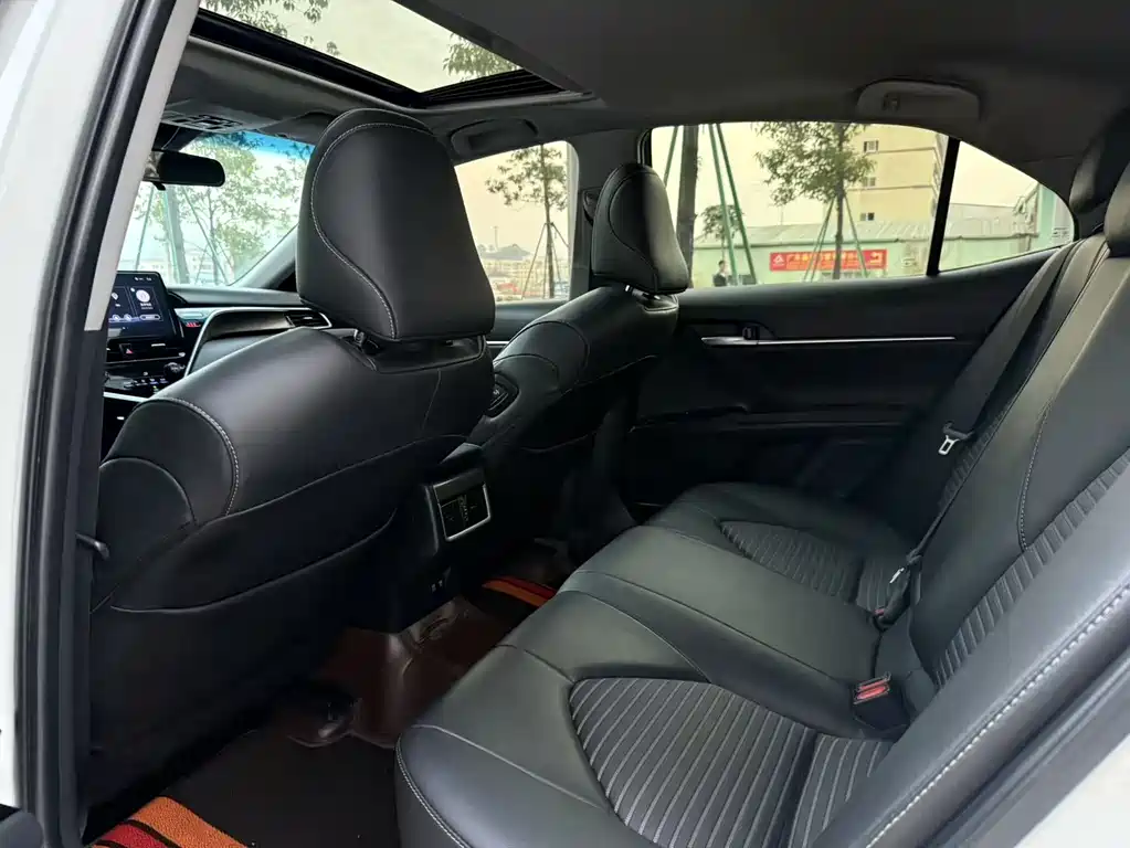 Toyota Camry 2023 2.0S