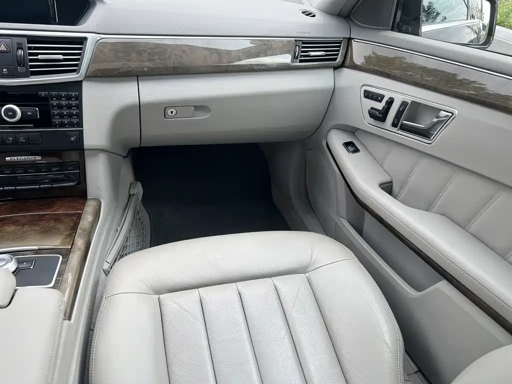 Mercedes-Benz E-Class — миниатюра 20