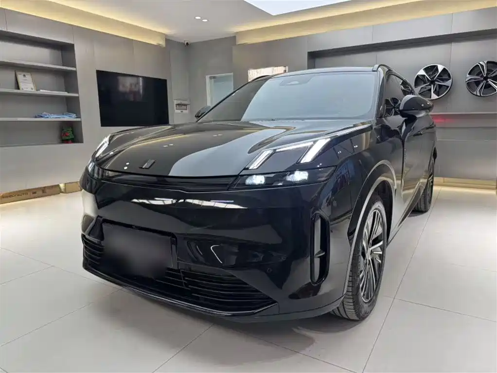 Lynk & Co 08 EM-P 2024