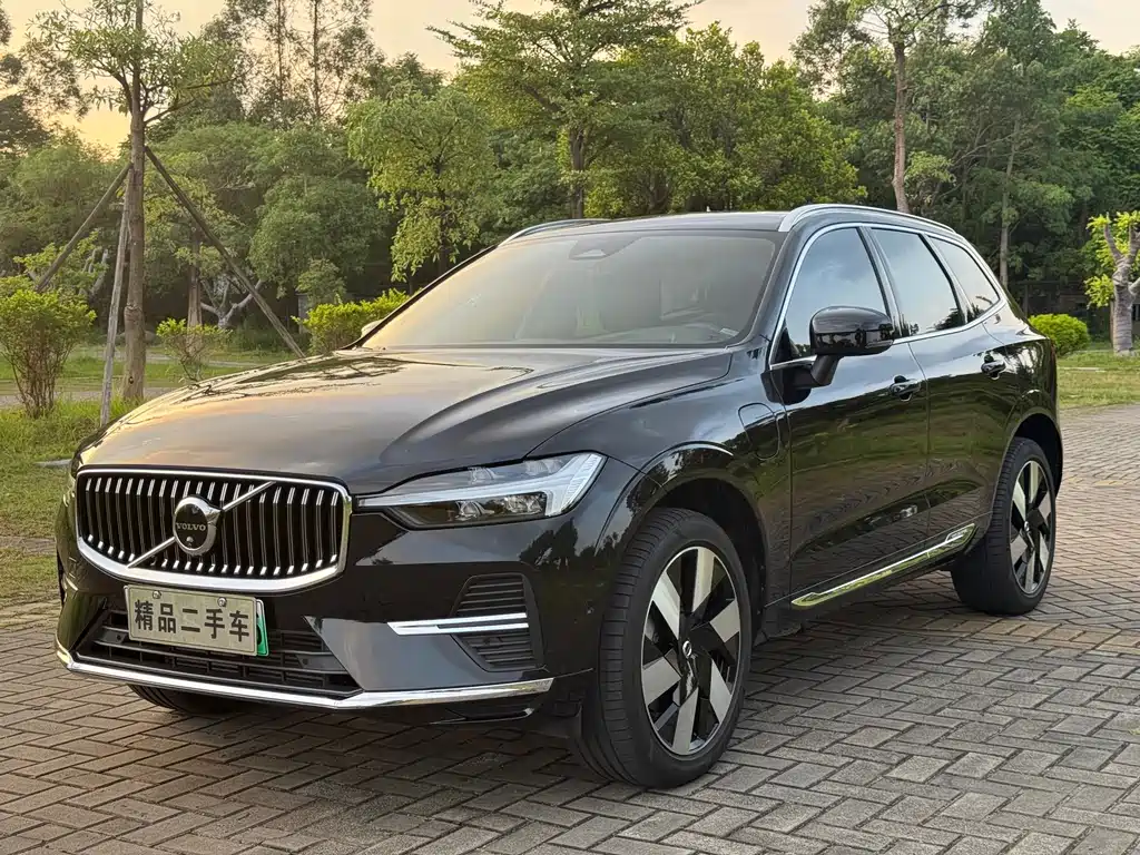 VOLVO XC60 PLUG IN HYBRID