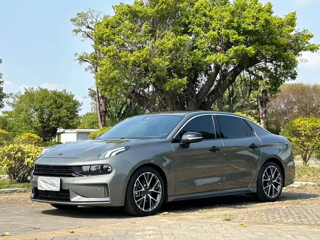 Lynk & Co 03 2022