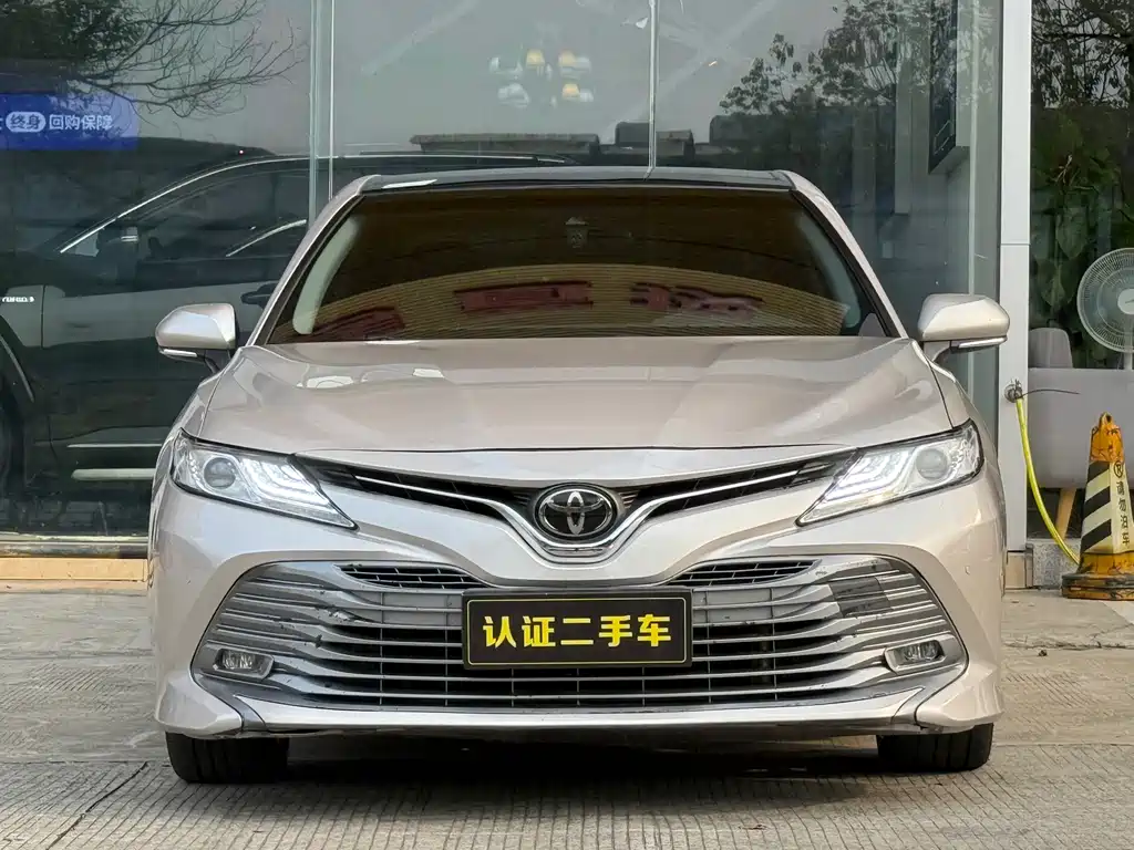 TOYOTA CAMRY