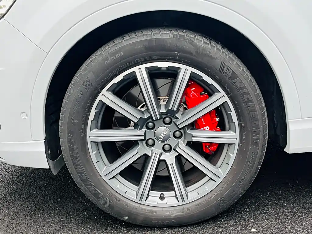 Audi Q7 2018 45 TFSI Luxury