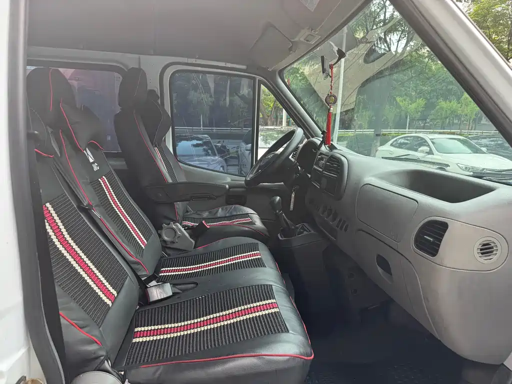 JMC Tesla — миниатюра 9