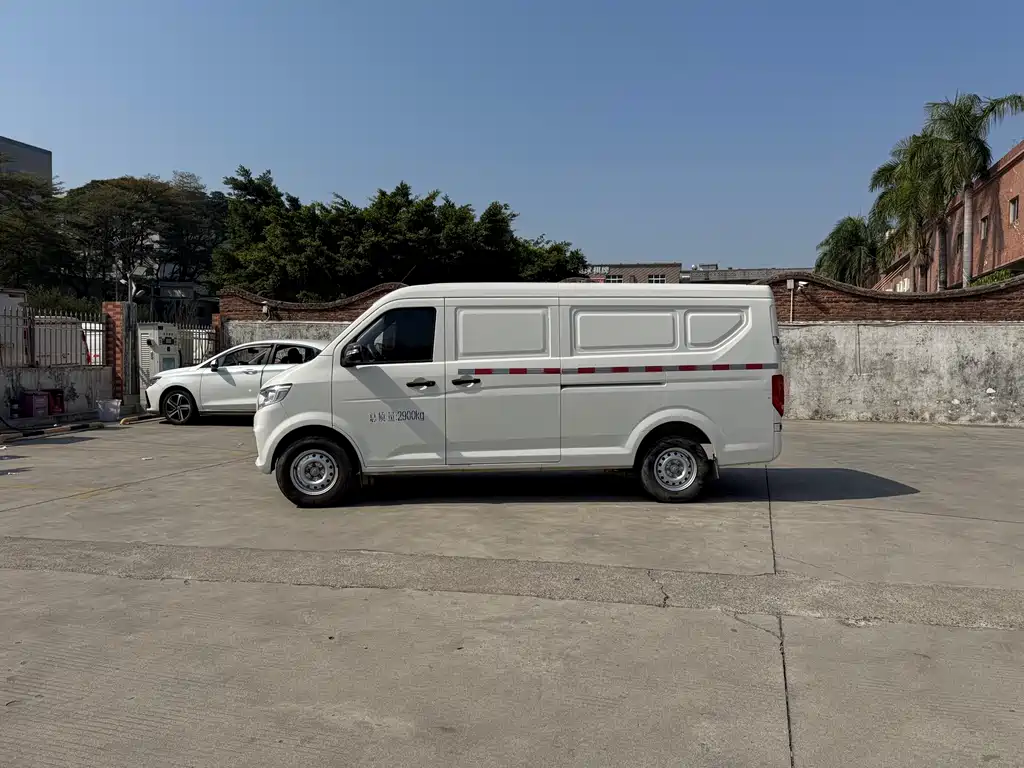 CHANGAN CROSS STAR V7 EV