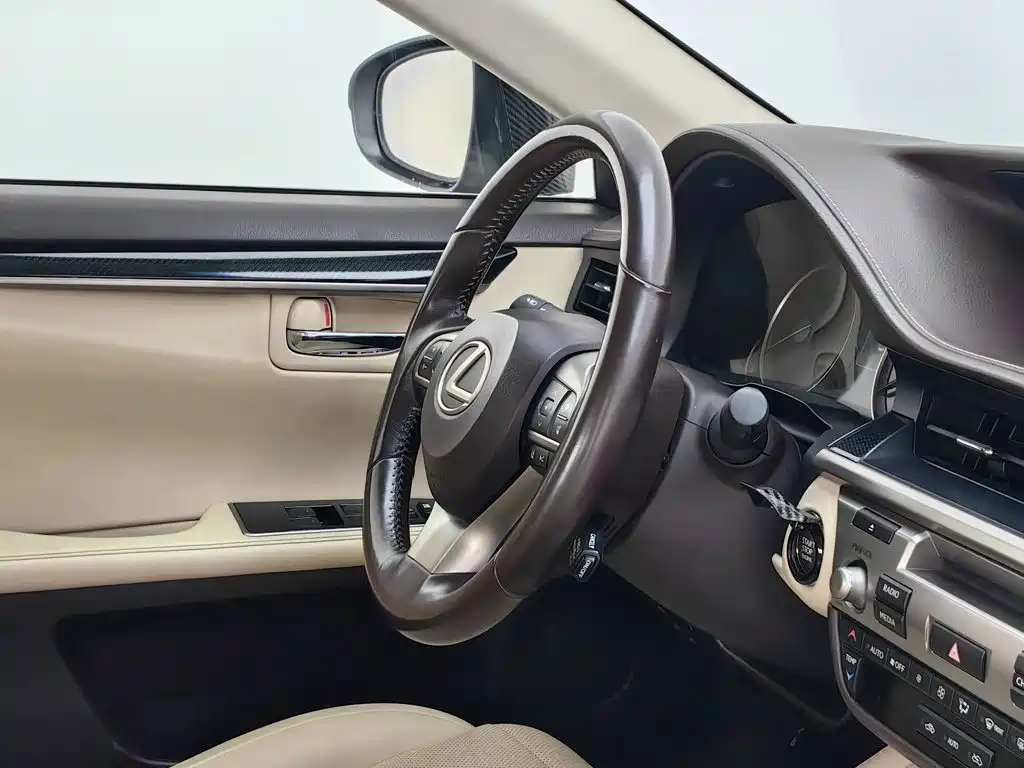 Lexus ES — миниатюра 22