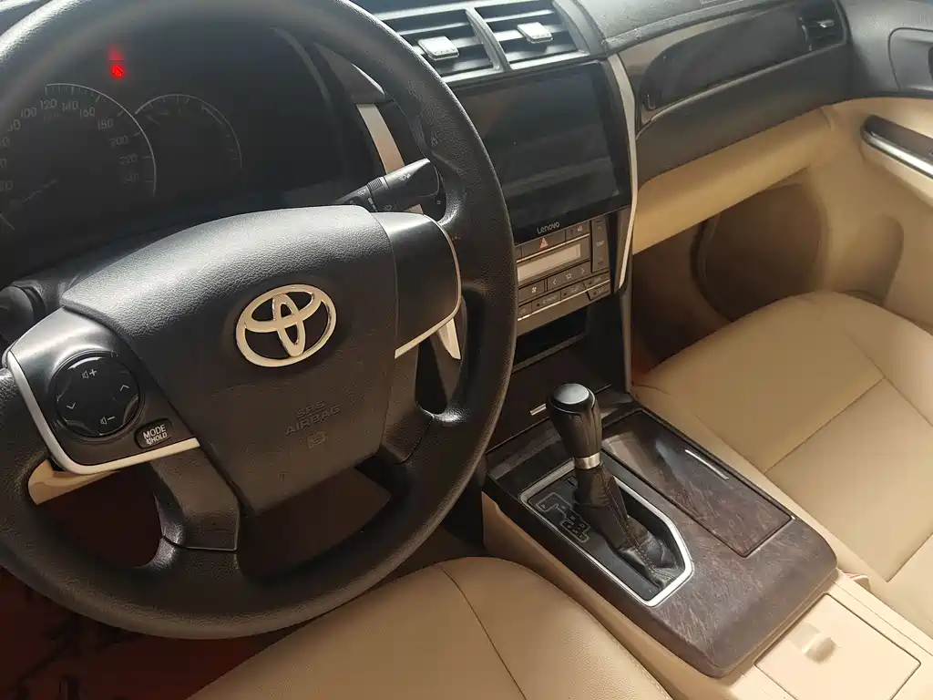 TOYOTA CAMRY