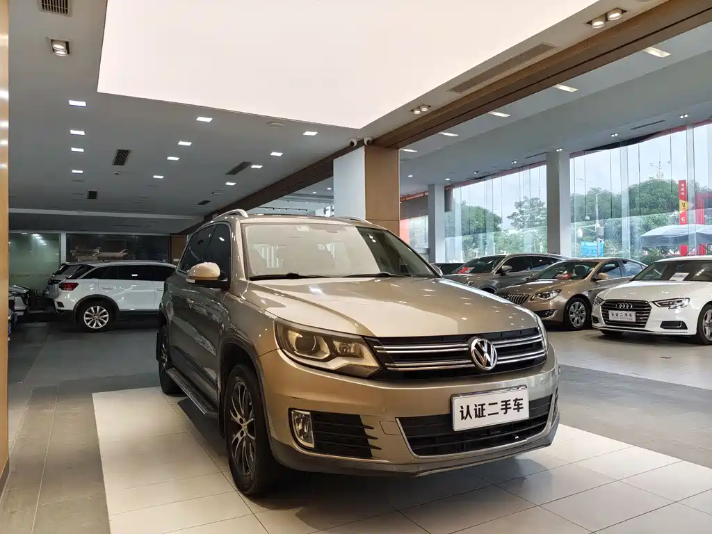 Volkswagen Tiguan 2015 1.8TSI AT Luxury