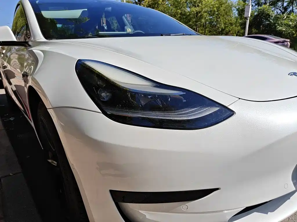 Tesla Model 3 — миниатюра 7