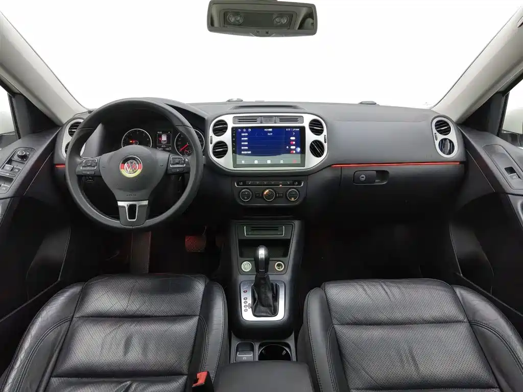 Volkswagen Tiguan 2015 1.8TSI AT Luxury